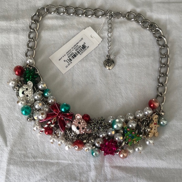 Betsey Johnson Silver Tone Bib Necklace Christmas Charms & Shaky Faux Pearls NWT - Picture 2 of 16